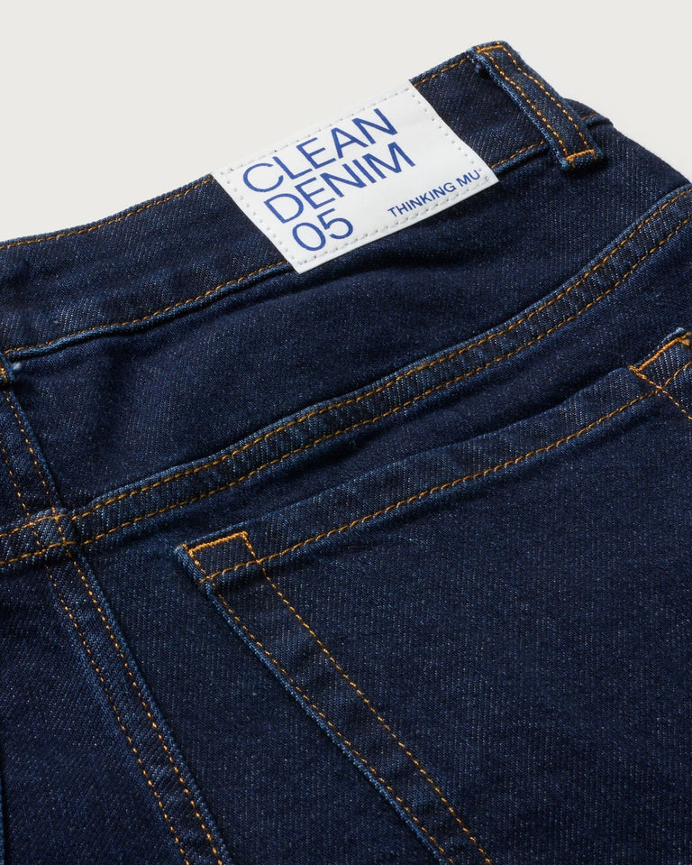 Pantalón Denim Medium Wash Hedda sotenible -silueta 9