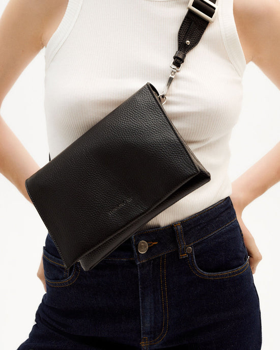 Bolso negro Nara sostenible-1