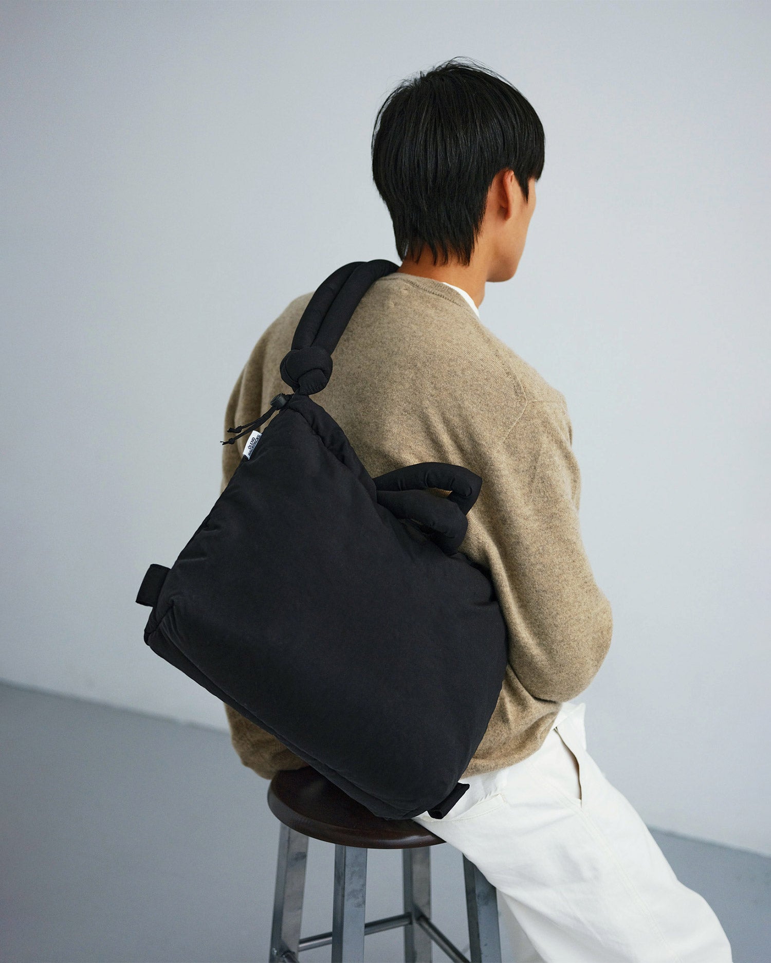 Black Ona soft bag | Olënd | Thinking Mu – THINKING MU APAC