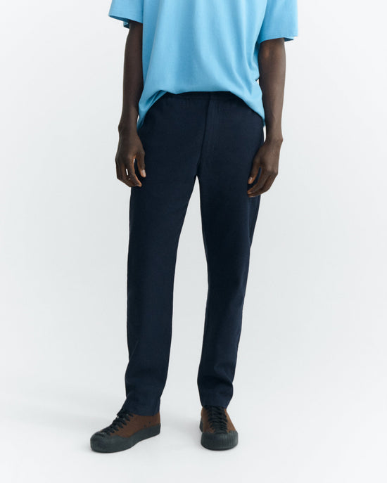 Pantalón recto navy Travel light sostenible - 2