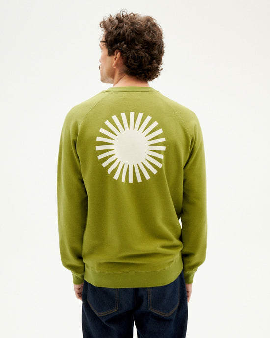 Sudadera sol parrot verde Here comes the sun sostenible-2