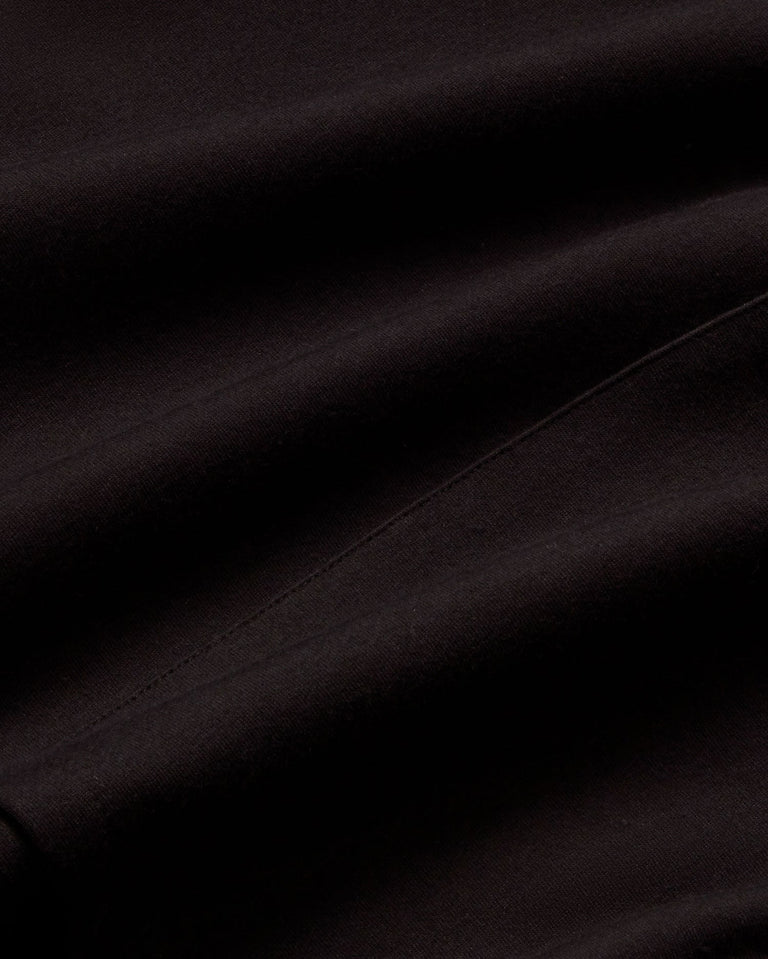 Sudadera negra Andrea unisex sostenible-silueta-3