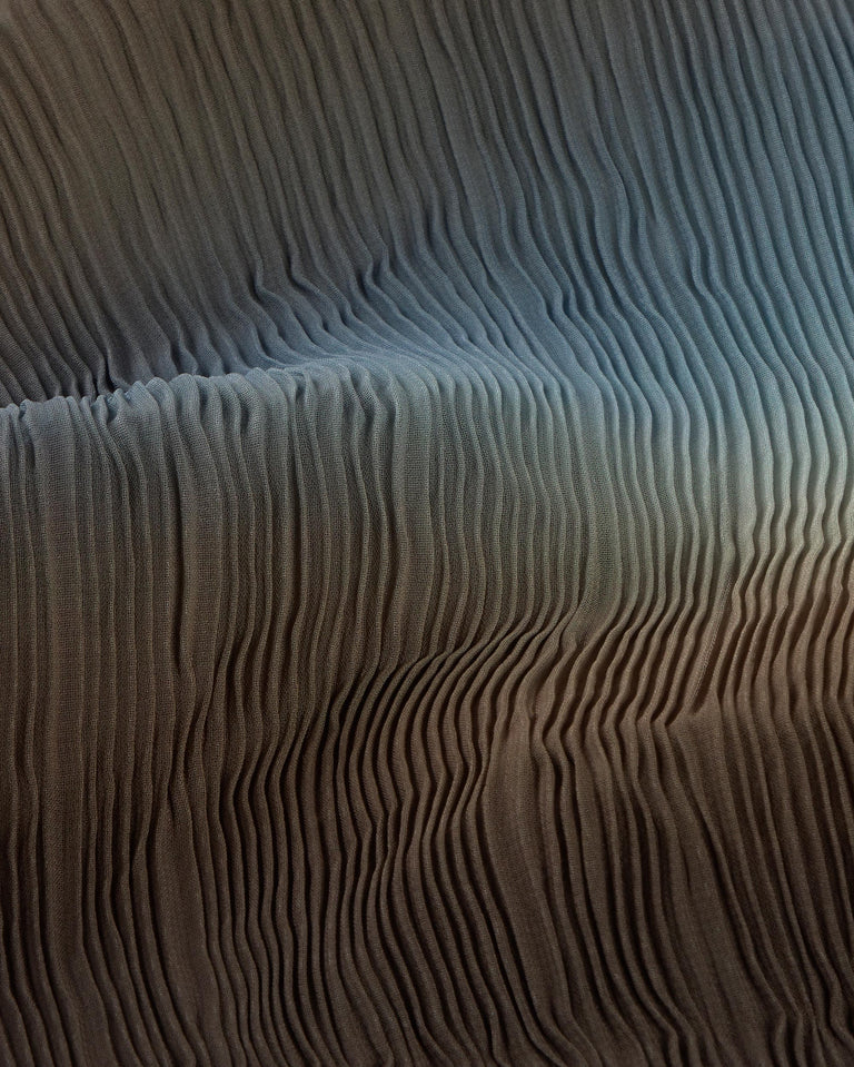 Vestido midi plisado marrón glass Miriam sostenible silueta - 2