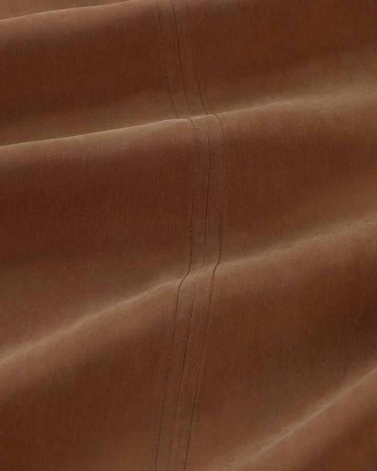 Vestido largo marrón cupro Sade sostenible silueta - 2