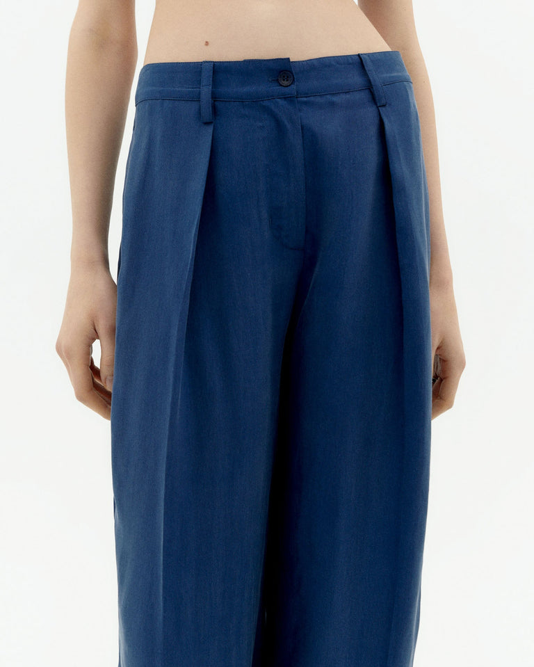 Pantalón azul cupro Cirila sostenible-3