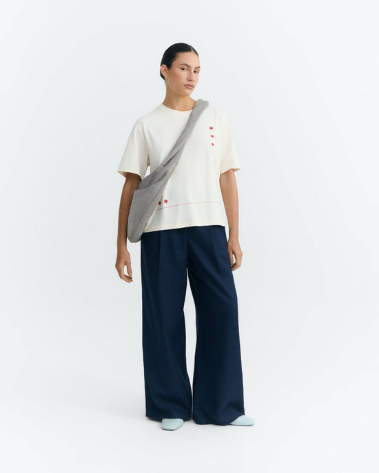 Camiseta bordada a mano sole mio Lucia sostenible - 1