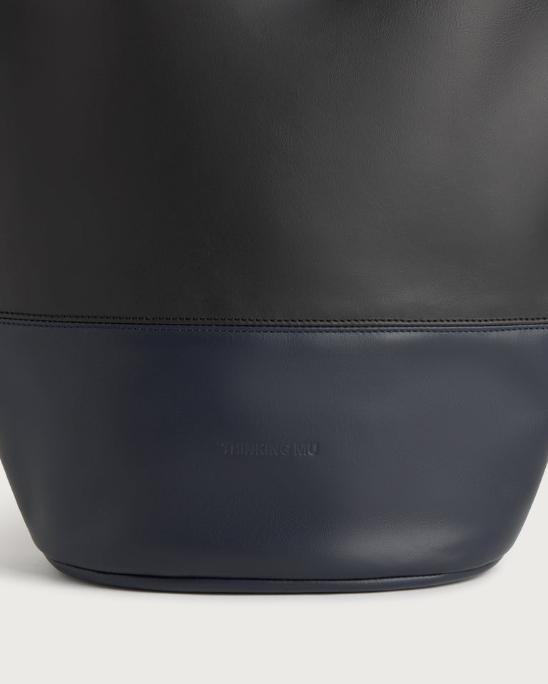Bolso negro y navy piel Carolyn sostenible silueta - 5